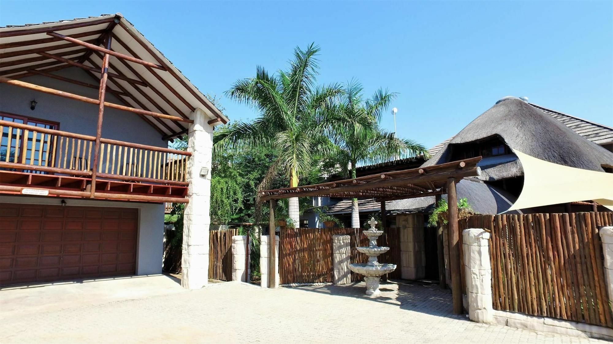 Beyond The Boma Boutique Guesthouse Marloth Park Esterno foto